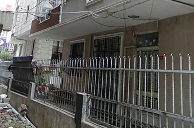6 aylık bebek 3'üncü kattan düştü anne şoka girdi!