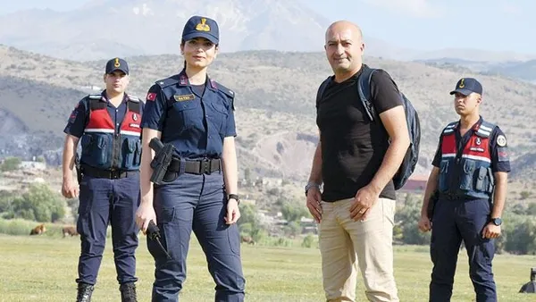 gorenler-saskinliklarini-gizleyemiyor-nevsehir-ve-kayseride-iki-komsu-ilce-iki-kadin-tegmene-emanet-1627022269305.jpg Görenler şaşkınlıklarını gizleyemiyor! Nevşehir ve Kayseri'de iki komşu ilçe iki kadın teğmene emanet-4