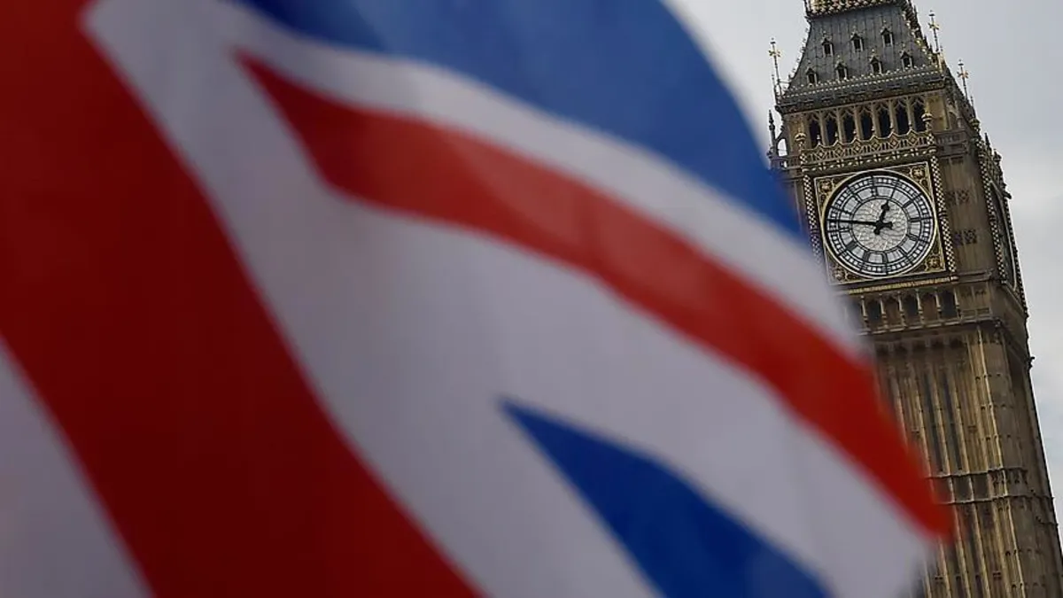 İngiltere'den Rusya'ya misilleme: Rus diplomat ve eşinin akreditasyonu iptal edildi