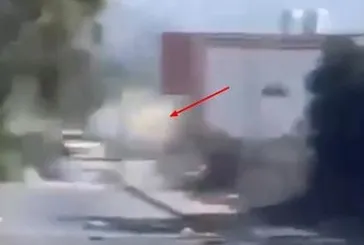 Katil İsrail tankı aracı böyle hedef aldı!