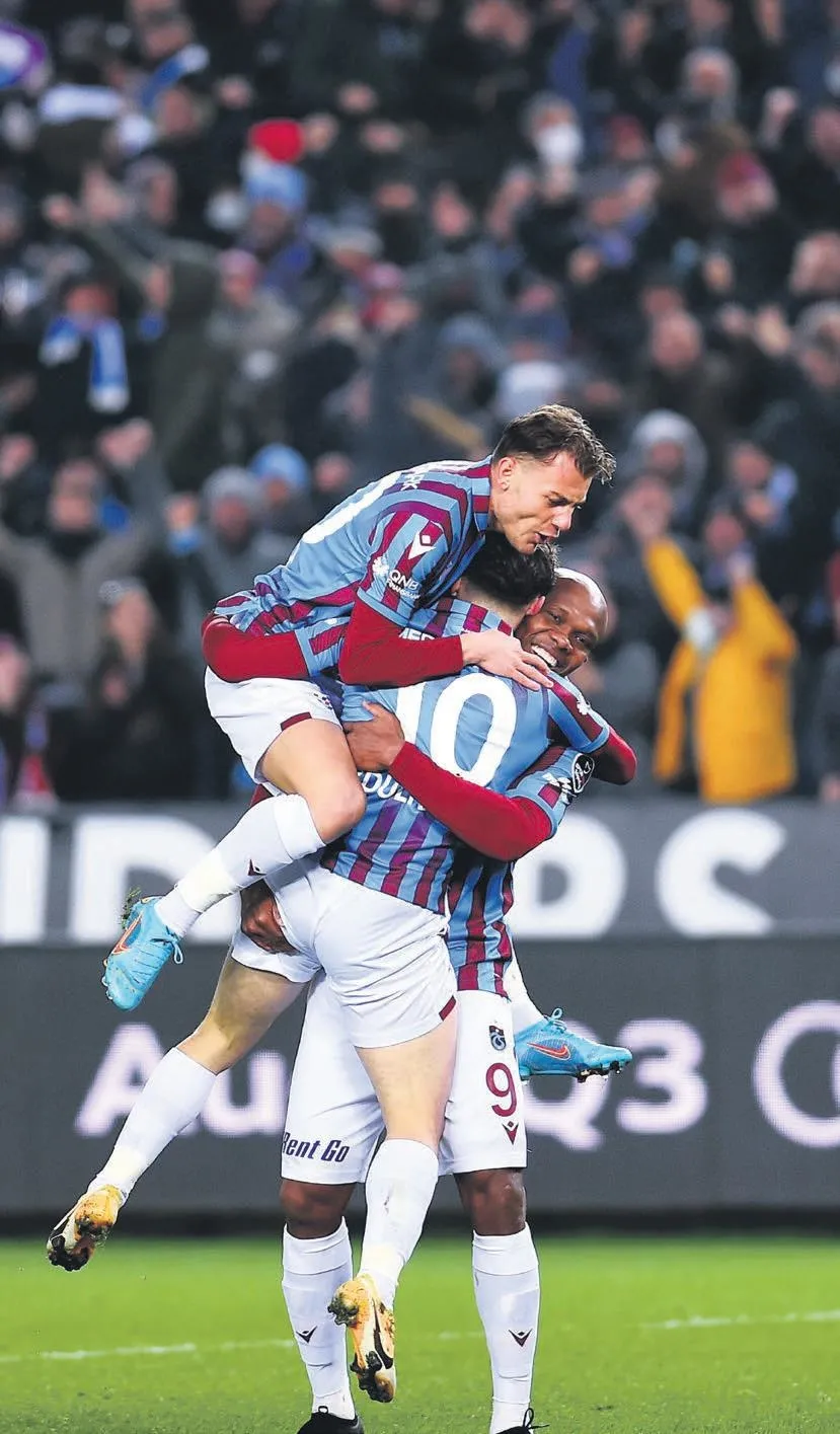 Süper Lig'de derbi heyecanı! Trabzonspor evinde Beşiktaş’ı ağırlıyor