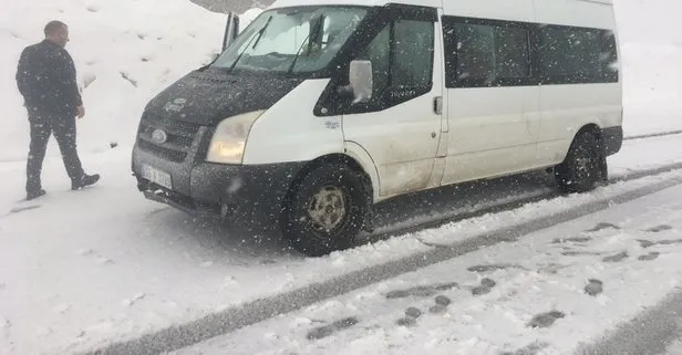 Van Bahçesaray’da mayıs ayında 10 santimetre kalınlığında kar