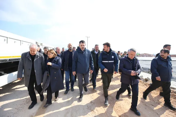 afet-bolgesinde-yeniden-insa-donemi-bakan-murat-kurum-sureci-tamamen-biz-yurutecegiz-1676893972631.jpg Afet bölgesinde yeniden inşa dönemi! Bakan Murat Kurum: Süreci tamamen biz yürüteceğiz-6