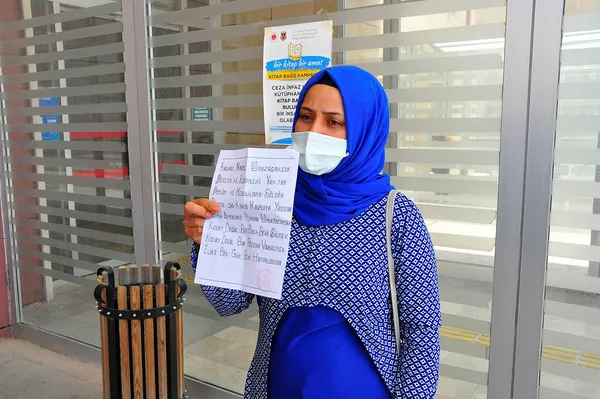 falcatayla-bogazini-kestigi-esine-cezaevinden-ask-mektuplari-gonderdi-sevgiye-ihtiyacim-var-1625162875908.jpg Falçatayla boğazını kestiği eşine cezaevinden aşk mektupları gönderdi: Sevgiye ihtiyacım var-4