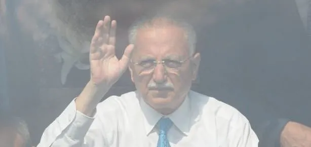 İhsanoğlu’ndan bir gaf daha!