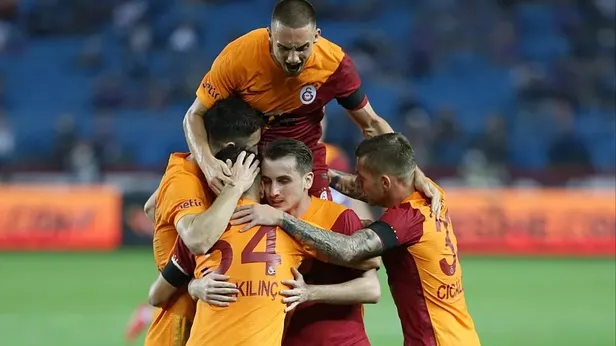 galatasaray-gaziantep-fk-canli-anlatim-izle-1635692179768.jpeg Galatasaray hata yapmadı! Rakiplerinin kaybettiği haftada Gaziantep'i 2-0'la geçti-8