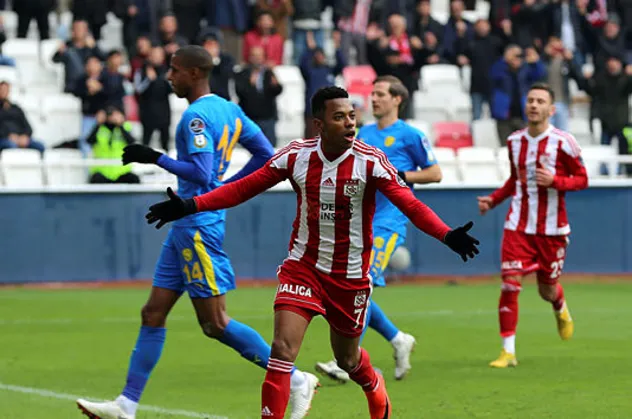 Sivasspor'dan Ankaragücü'ne farklı tarife