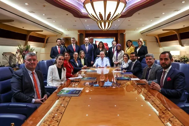 baskan-erdogandan-milletin-gonlunu-de-secimi-de-kazanacagiz-mesaji-chpli-sezgin-tanrikulunun-tskya-attigi-ifti-1694433165330.jpeg Başkan Erdoğan'dan "Milletin gönlünü de seçimi de kazanacağız" mesajı! CHP'li Sezgin Tanrıkulu'nun TSK'ya attığı iftira cezasız kalmayacak-3