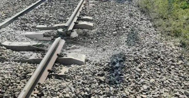 Rusya’da tren hattında patlama: Seferler durdu! Ukrayna mı düzenledi?