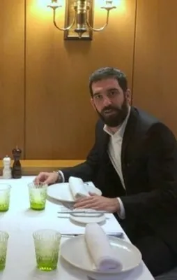 Başakşehir Arda Turan'ı resmen açıkladı