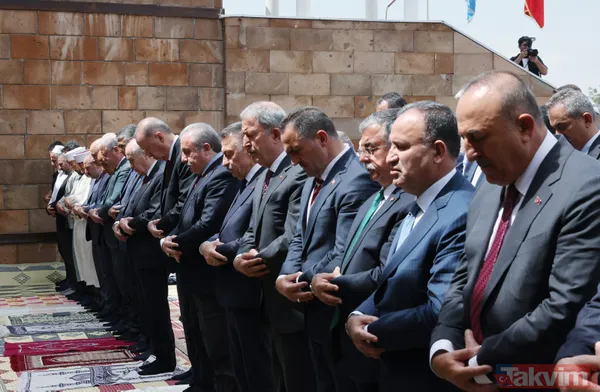 Malazgirt Zaferi'nin 951. yılı! Başkan Erdoğan cuma namazını zafer meydanında kıldı - 29