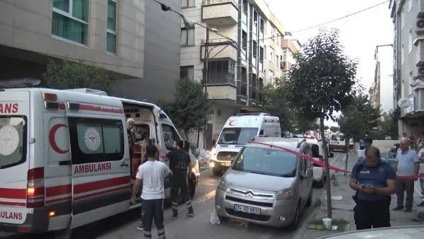 Avcılar'da metruk binada yangın çıktı: 3 kişi hayatını kaybetti-2