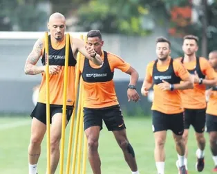 Aslan’da izin bitti!