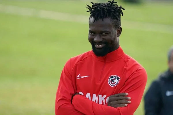 aziz-tetteh-kimdir-kac-yasinda-nereli-futbolcu-aziz-tetteh-cocugu-olum-sebebi-nedir-1617113089278.jpg Aziz Tetteh kimdir, kaç yaşında, nereli? Futbolcu Aziz Tetteh çocuğu ölüm sebebi nedir?-2