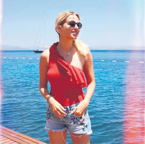 cemiyet-dunyasinin-yeni-modasi-kano-luks-yatlarini-birakip-bogazda-kurek-cekiyorlar-1660337028242.jpeg Cemiyet dünyasının yeni modası 'kano'! Lüks yatlarını bırakıp Boğaz’da kürek çekiyorlar-2