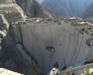 Yusufeli Barajının gövde yüksekliğinde 244 metreye ulaşıldı