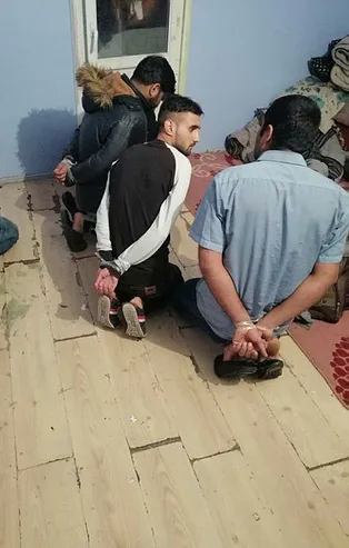 İstanbul'da dehşet evi! 5 kişinin ellerini koli bandıyla bağlayarak...