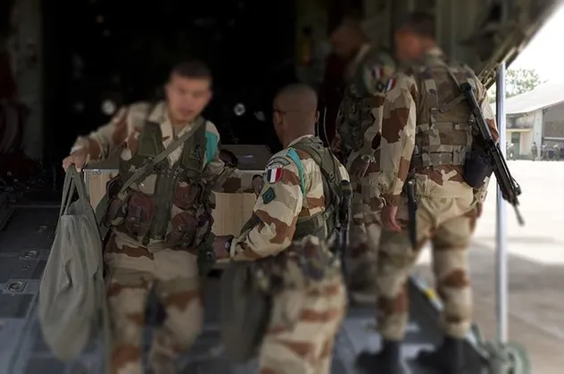 Fransızlar Suriye'deki kalıntıları ve tarihi eserleri çalıyor