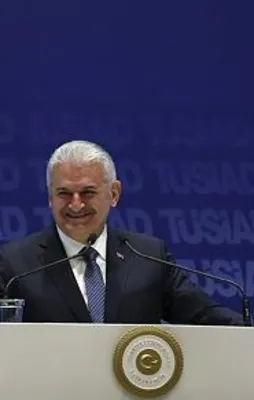 Başbakan Yıldırım salonu kahkahaya boğdu