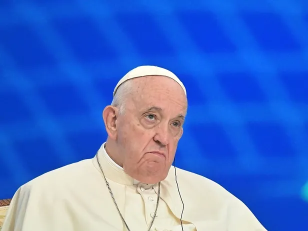 katolik-dunyasinin-ruhani-lideri-papa-franciscustan-afrikali-kardinale-irkci-davranis-1696517500838.jpeg Katolik dünyasının ruhani lideri Papa Franciscus'tan Afrikalı kardinale ırkçı davranış-4