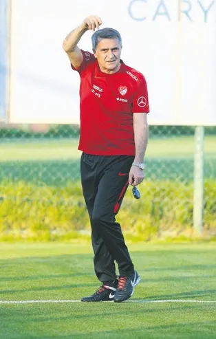 Şenol Güneş Yunanistan maçı öncesi konuştu: Dostane bir maç bekliyorum