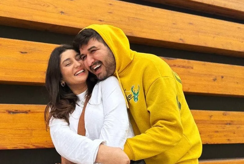 2 ay önce evlendiği eşini satırla öldürdü