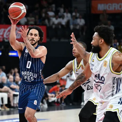 Basketbolda ilk finalist belli oldu! Fenerbahçe Beko Anadolu Efes’i eledi