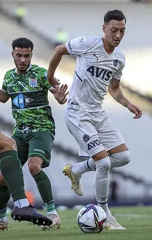 Fenerbahçe'de Vitor Pereira'dan 4 futbolcuya sert uyarı! Mesut Özil ve Caner Erkin...