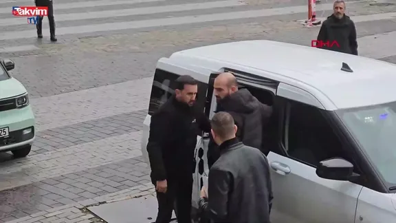 ‘Eşime neden baktın’ dediği kişi tarafından bıçaklanarak öldürüldü