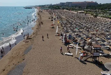 Antalya’da Ekim ayında turist rekoru! Bakan Ersoy açıkladı: 12 aya yaymaya kararlıyız