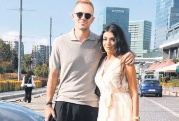 Süper Kupa şampiyonu kalecisi Mert Günok galibiyet sonrası ilk kez görüntülendi