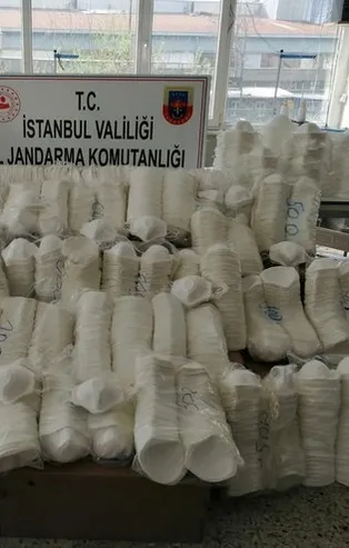 İstanbul'da kaçak maske operasyonu! Tam 1 milyon lira değerinde...
