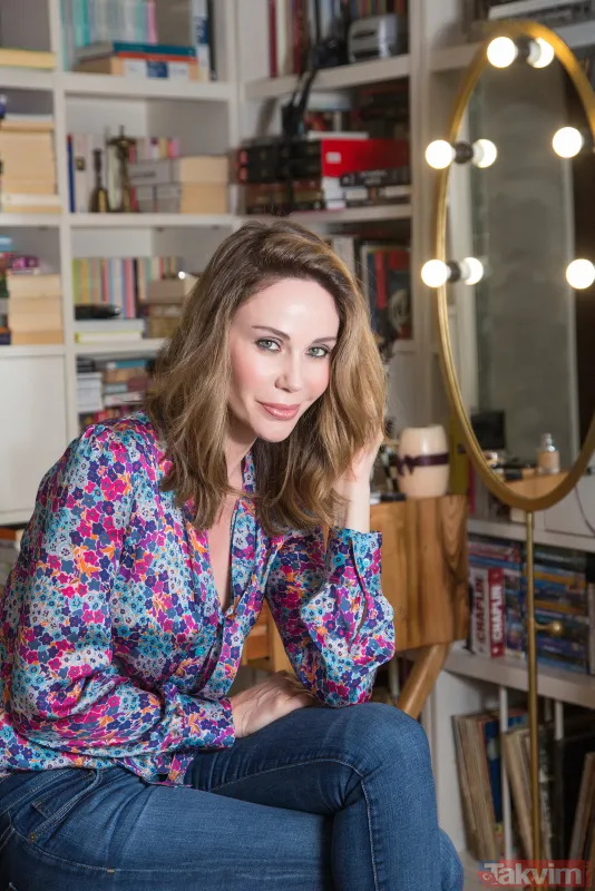 45 yaşındaki Demet Şener mayolu pozuyla yıllara meydan okudu! En önemli sırları ortaya çıktı! Bakın formunu neye borçlu - 1