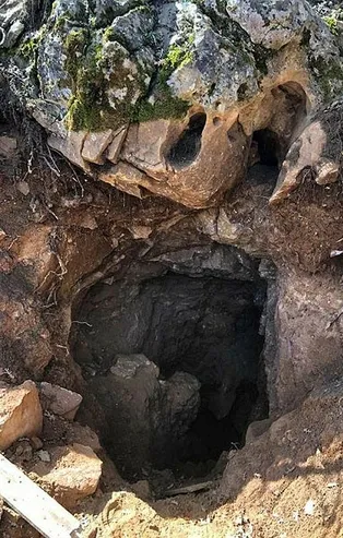 Eskişehir'de define için kazı yapan 8 kişi jandarmanın operasyonuyla suçüstü yakalandı