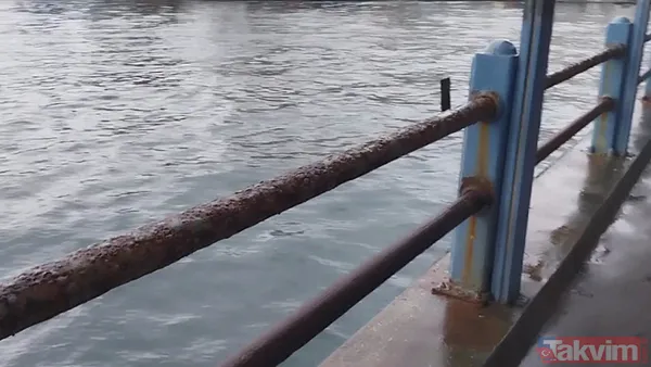 Haliç'te panik: Köprüden düşen adamı polis kurtardı - 7