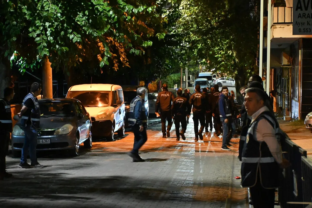 manisada-11-ogrencinin-yaralandigi-saldirida-7-zanli-tutuklandi-1790374115597.jpeg Manisa'da 11 öğrencinin yaralandığı saldırıda 7 tutuklama: Gerekçeler belli oldu-3
