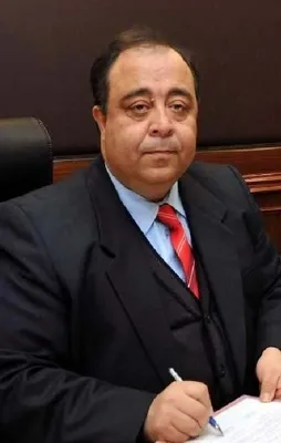 Eski rektör FETÖ'den gözaltına alındı