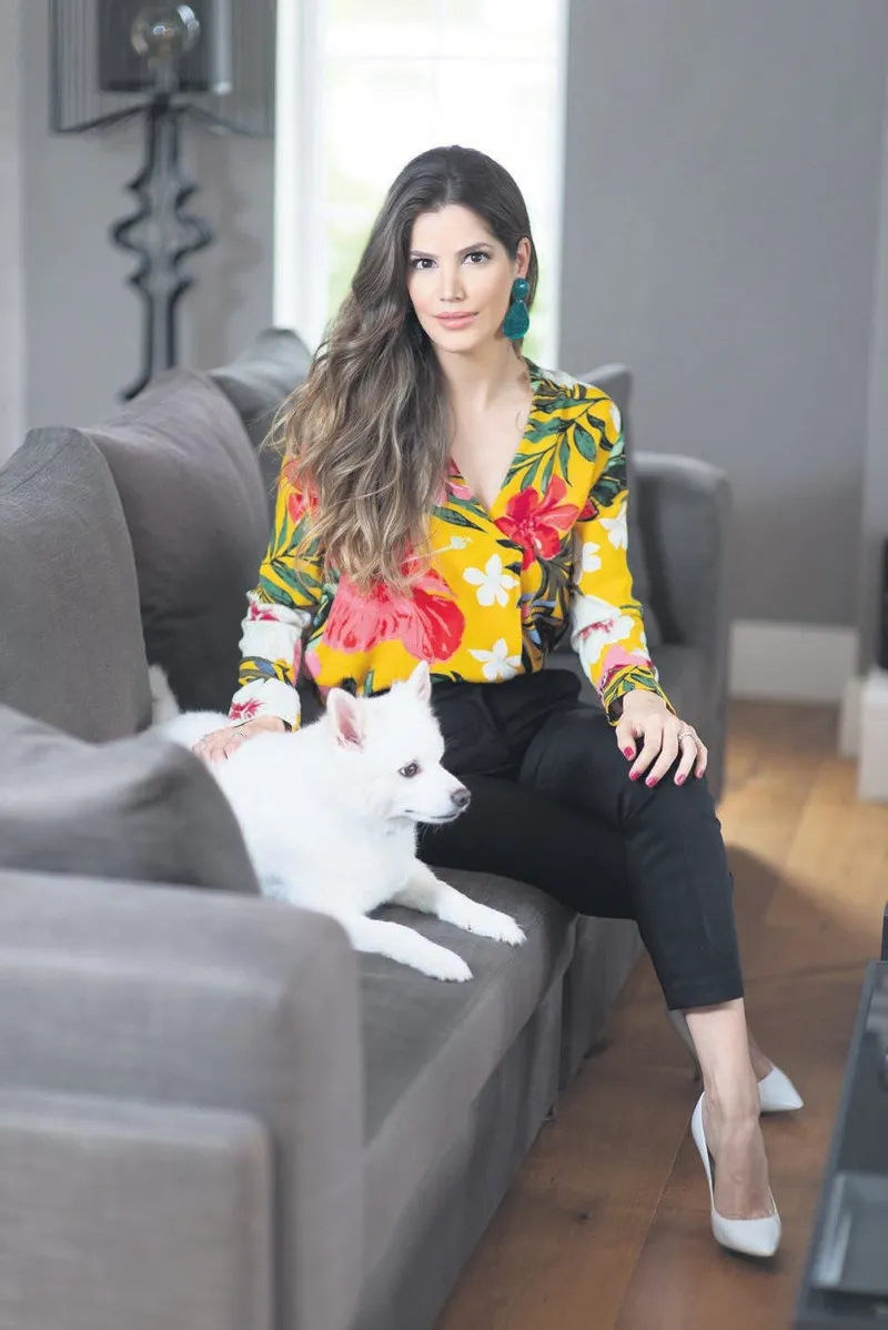 sosyetik-cift-hakan-kosif-ve-evelize-kosifin-binlerce-liralik-luks-esyalari-calindi-yunanistan-tatili-kotu-bit-1713220516878.jpeg Sosyetik çift Hakan Kosif ve Evelize Kosif'in binlerce liralık lüks eşyaları çalındı! Yunanistan tatili kötü bitti...-4