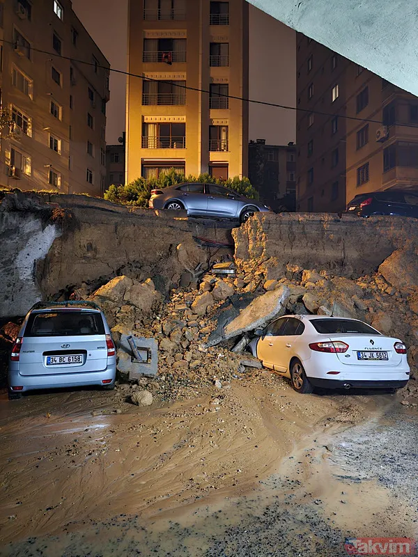 İstanbul'da yağmur etkisi! İstiklal'i su bastı Vatan Caddesi'nde yol çöktü... En çok o ilçeye yağdı - 13