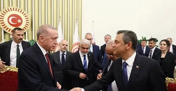 Başkan Erdoğan ve Özgür Özel TBMM resepsiyonunda ne konuştu? İşte Erdoğan-Özel konuşmasının detayları!