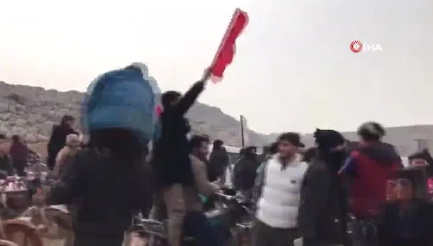 İdlib'de Türkiye'ye destek gösterisi: Türk kardeşlerimiz hoş geldiler