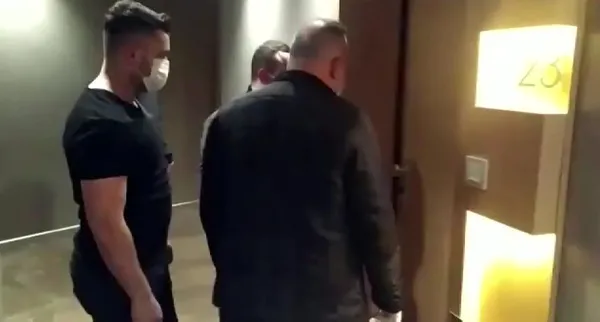 son-dakika-bayrampasada-piyasaya-surulecek-sahte-4-milyon-dolar-ele-gecirildi-1617450283291.jpg SON DAKİKA: Bayrampaşa'da piyasaya sürülecek sahte 4 milyon dolar ele geçirildi-8