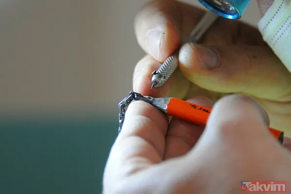 İnternetten görüp başladı! 7 yıldır kurşun kalem ucuna figürler işliyor! 200'ün üzerinde çalışması var - 6