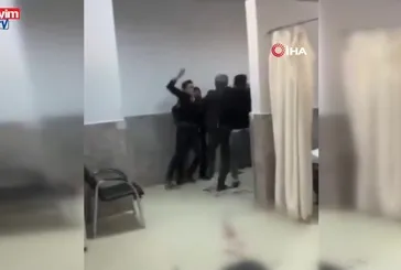 Hastanede bıçaklı kavga anları kamerada!