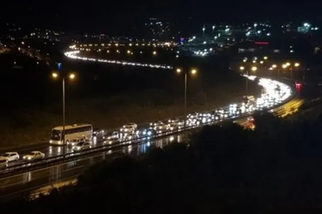 Tatilcilerin dönüş çilesi başladı