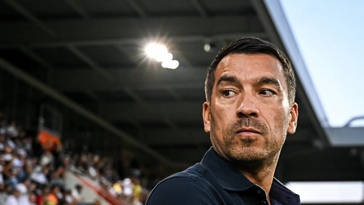Giovanni van Bronckhorst: Rakibe iki gol hediye ettik! Bundan sonra daha konsantre olmalıyız