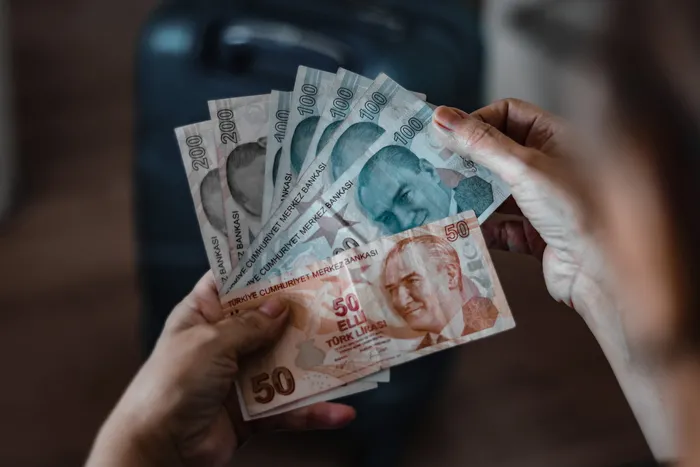 bu-kisilerin-eyt-derdi-yok-1999-2000-2002-2008-sgk-prim-baslangicina-gore-erken-emeklilik-yas-tablosu-cikti-1705821224348.jpg Bu kişilerin EYT şartı yok! 1999-2000-2002-2009 SGK prim başlangıcına göre erken emeklilik yaş tablosu oluştu!-2