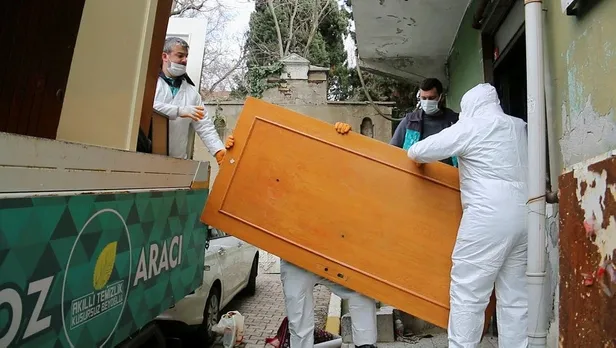 Kötü kokular üzerine içeri girdiler gördükleri manzara şoke etti! İki gün temizlik 7 kamyon çöp-6