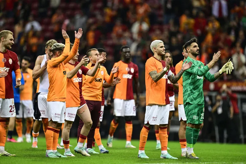 GALATASARAY HABERLERİ | Okan Buruk'un 11'i belirledi! Bayern maçında o isim sahada - 6