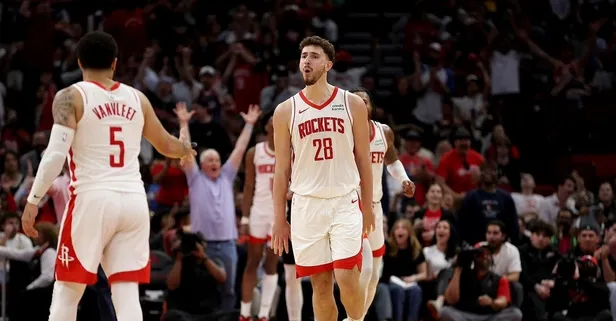 Alperen Şengün'den tarihi imza!